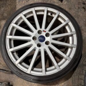 Alternative view of 19” Ford Focus RS Alloy Wheels – Auto Core Hub