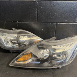 Ford Focus St225 Headlights (Mint)