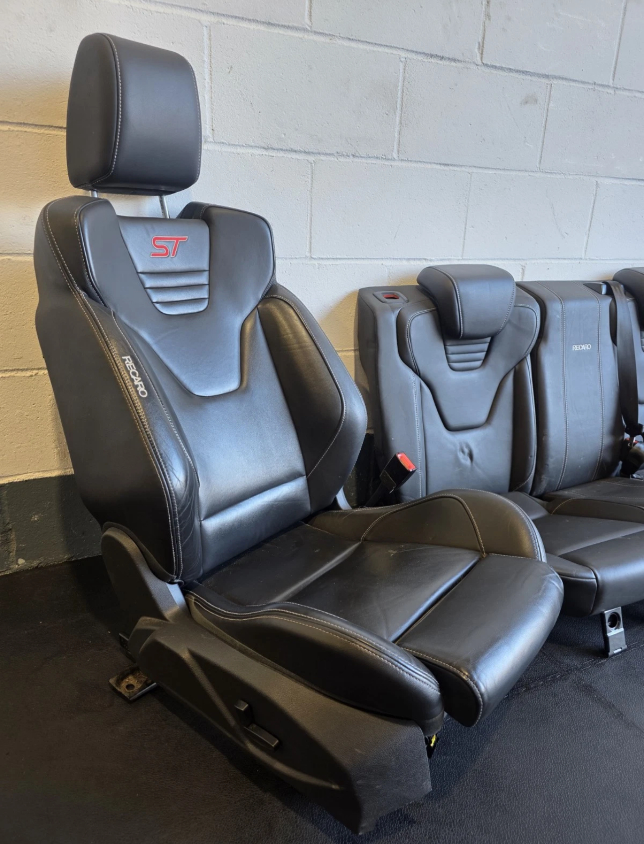 Ford Focus St250 Black Recaro Seats Full Set - Image 6