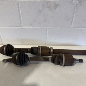 Ford Focus St180 Pair Of Drive Shafts 2013-2017