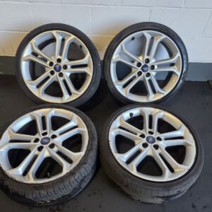 Alternative view of Ford Focus St250 Alloy Wheels